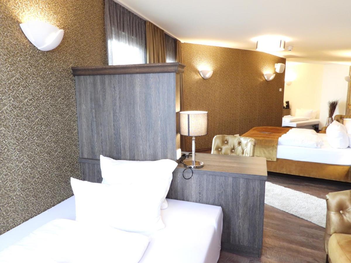 Spree Hotel In Der Altstadt ลืบเบอเนา ภายนอก รูปภาพ
