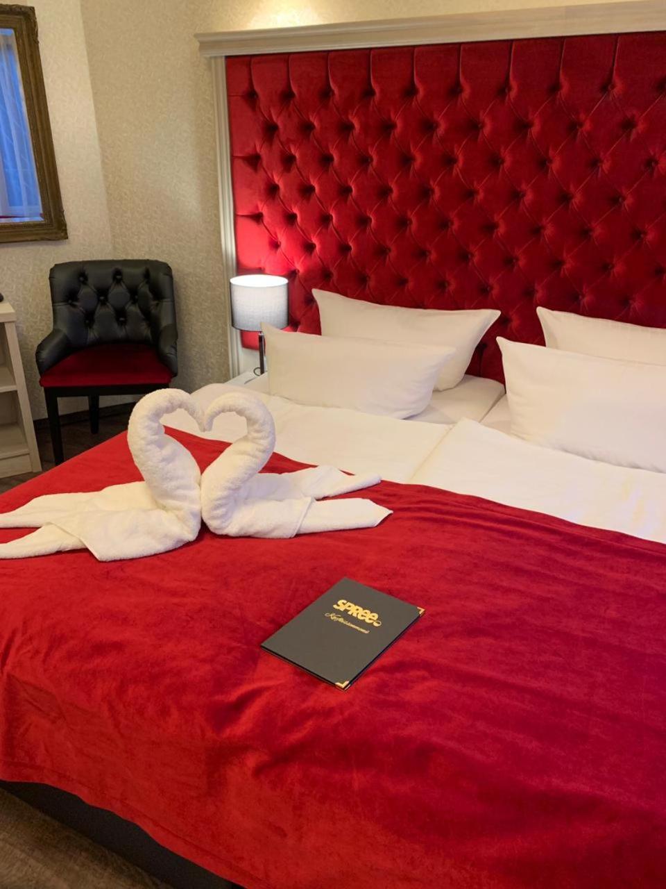 Spree Hotel In Der Altstadt ลืบเบอเนา ภายนอก รูปภาพ