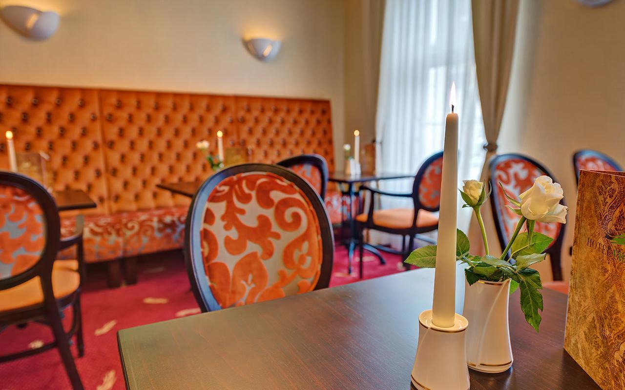 Spree Hotel In Der Altstadt ลืบเบอเนา ภายนอก รูปภาพ