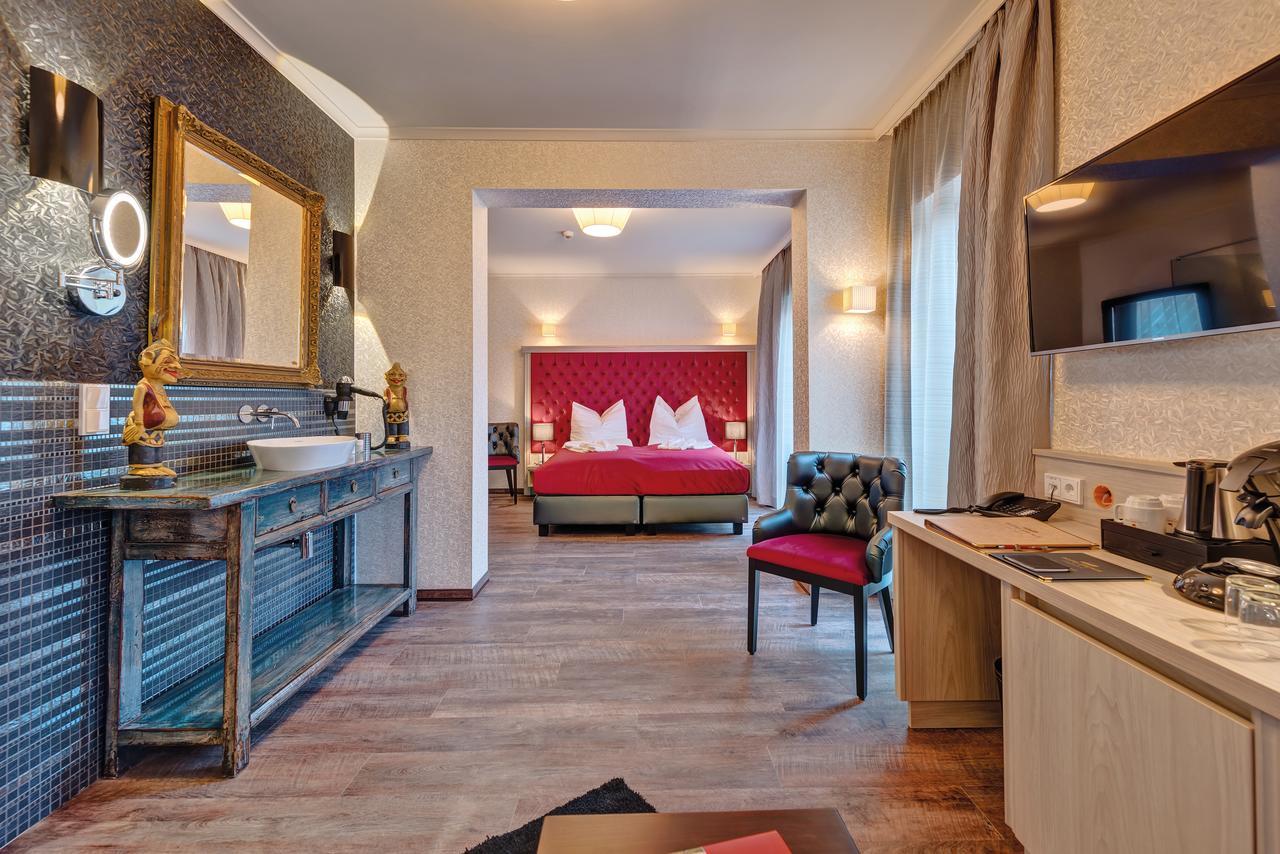 Spree Hotel In Der Altstadt ลืบเบอเนา ภายนอก รูปภาพ